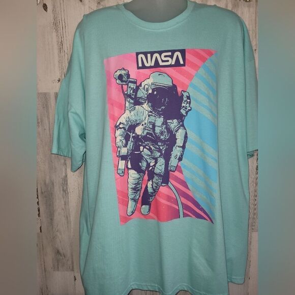 NWT Nasa Tshirt - Picture 4 of 7